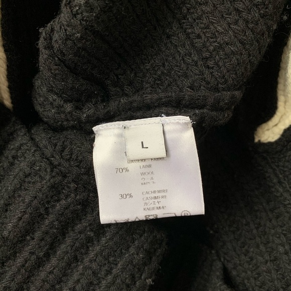 Givenchy sweater - Picture 4 of 8